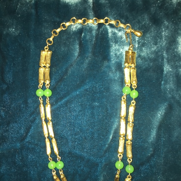 Choker Necklace with Matching Earrings - Picture 2 of 3